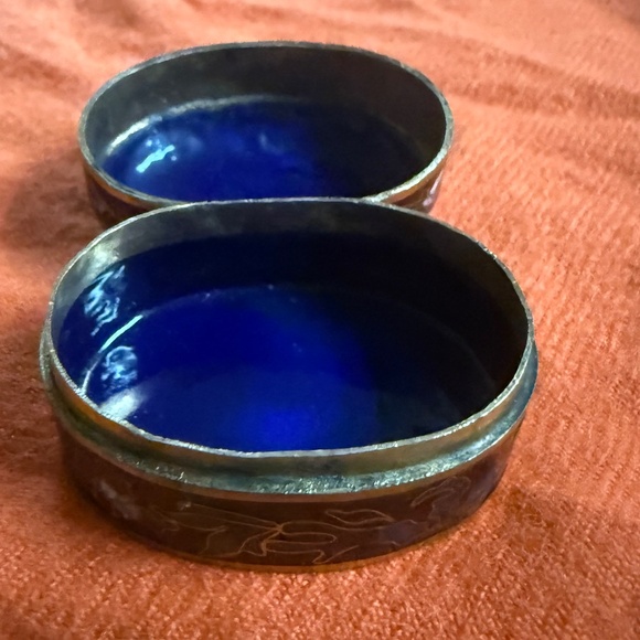 Vintage Hand-Painted cloisonné Oval pill Box W/Lid - Picture 4 of 11